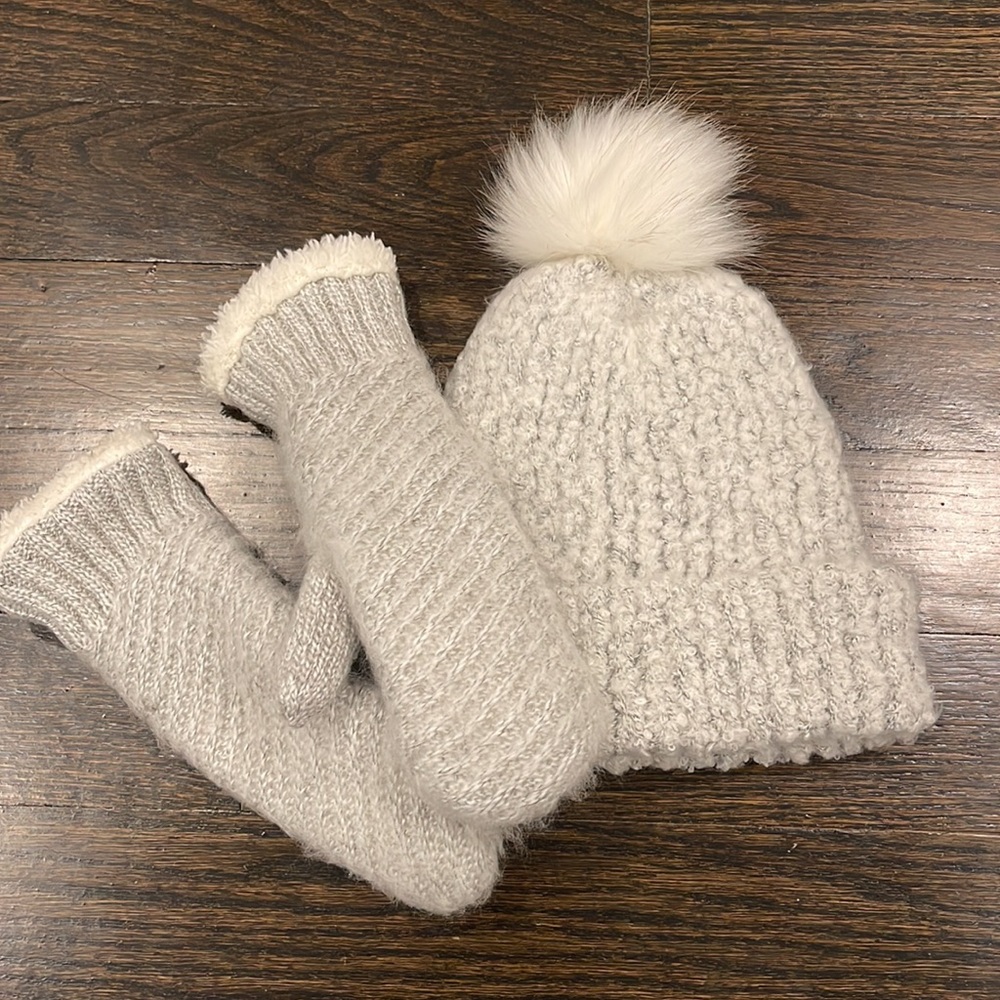 ALDO Hat and Glove Mitten Set